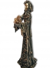 Skulptur: "Die Rosenträgerin"