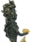 Skulptur: "Rosenfrau"