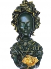 Skulptur: "Rosenfrau"