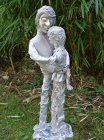 Skulptur: "Umarmung"