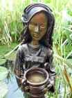 Skulptur: "Wasserträgerin"